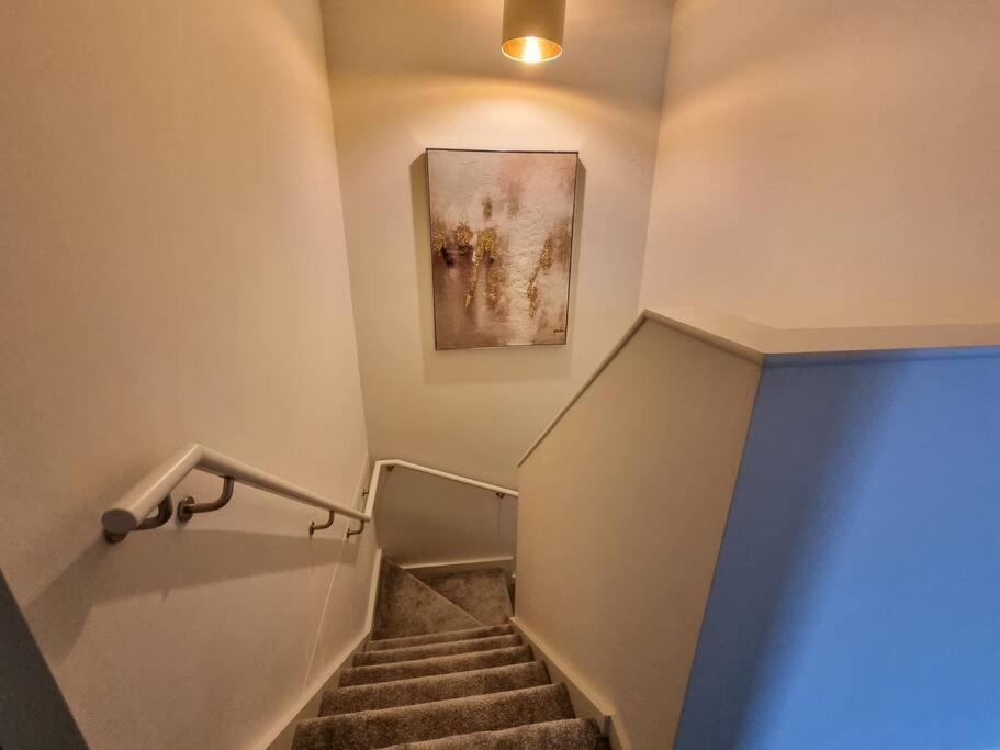 Stunning 4-Bedroom Townhouse With Free Parking Manchester Dış mekan fotoğraf