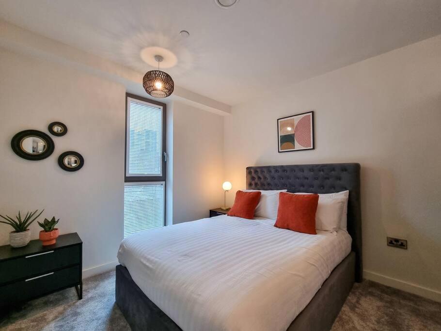Stunning 4-Bedroom Townhouse With Free Parking Manchester Dış mekan fotoğraf