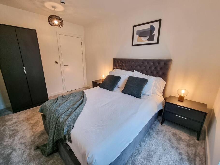 Stunning 4-Bedroom Townhouse With Free Parking Manchester Dış mekan fotoğraf