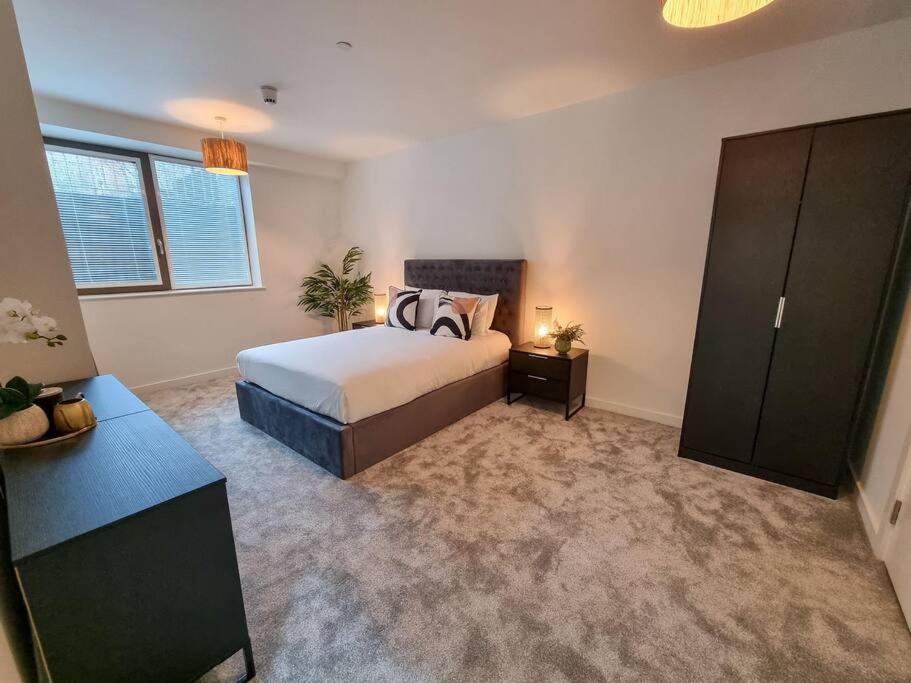 Stunning 4-Bedroom Townhouse With Free Parking Manchester Dış mekan fotoğraf