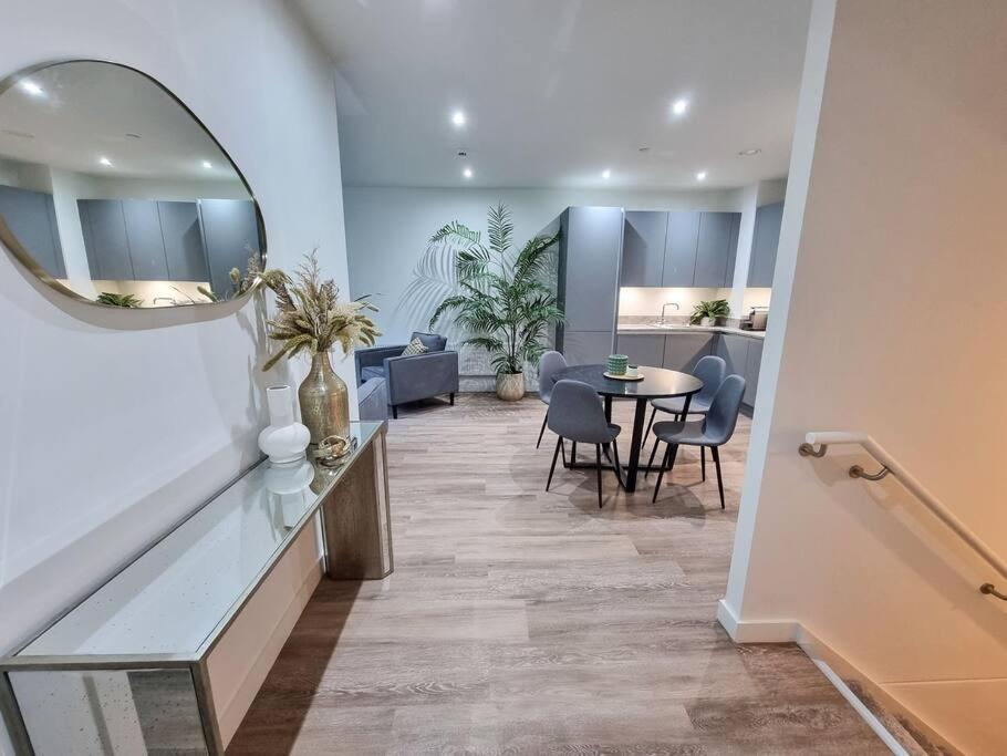 Stunning 4-Bedroom Townhouse With Free Parking Manchester Dış mekan fotoğraf